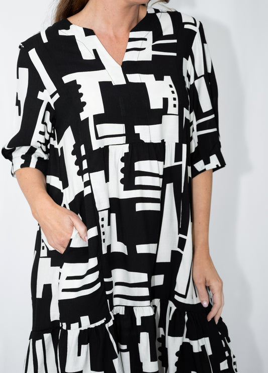 Urban Abstract Tiered Pocket Dress